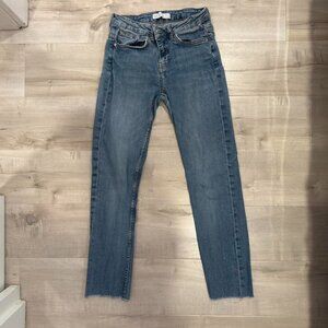 ZARA Mid-waisted straight leg blue denim jeans